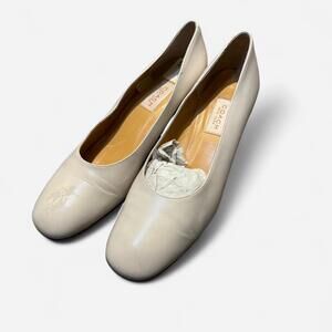 Vintage Cream leather Coach pumps
